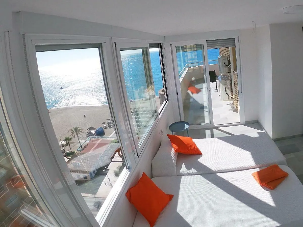 Beach Front Penthouse - フエンヒロラ 0*,  スペイン